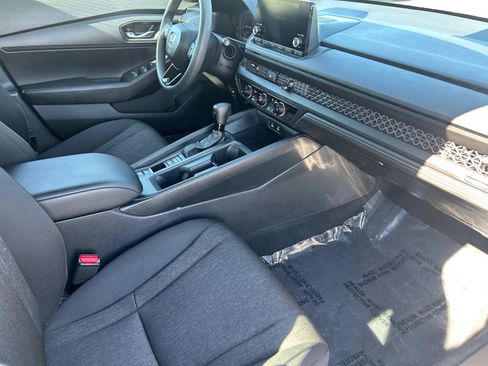 Used 2025 Honda Accord LX image 14