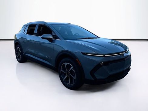 New 2026 Chevrolet Equinox EV LT image 3