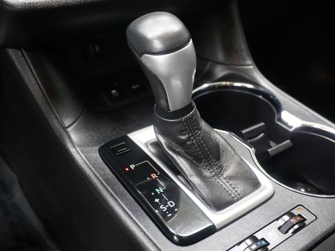 Used 2016 Toyota Highlander Limited FWD image 24