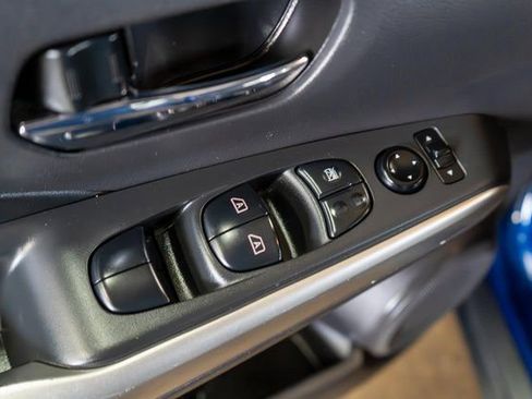 Used 2020 Nissan Kicks SR w/ SR Premium Package FWD image 20