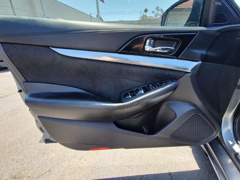 Used 2016 Nissan Maxima SR FWD image 21