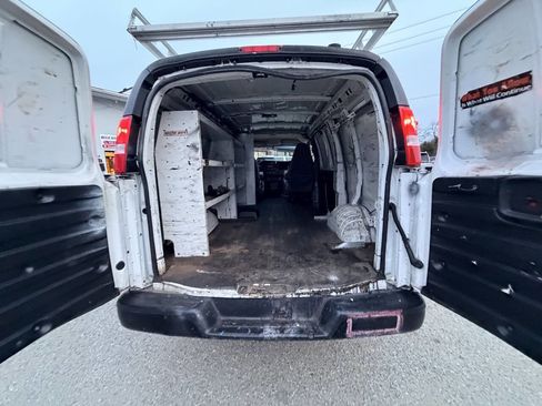 Used 2020 Chevrolet Express 2500 2500 3dr Cargo Van w/ Driver Convenience Package image 35