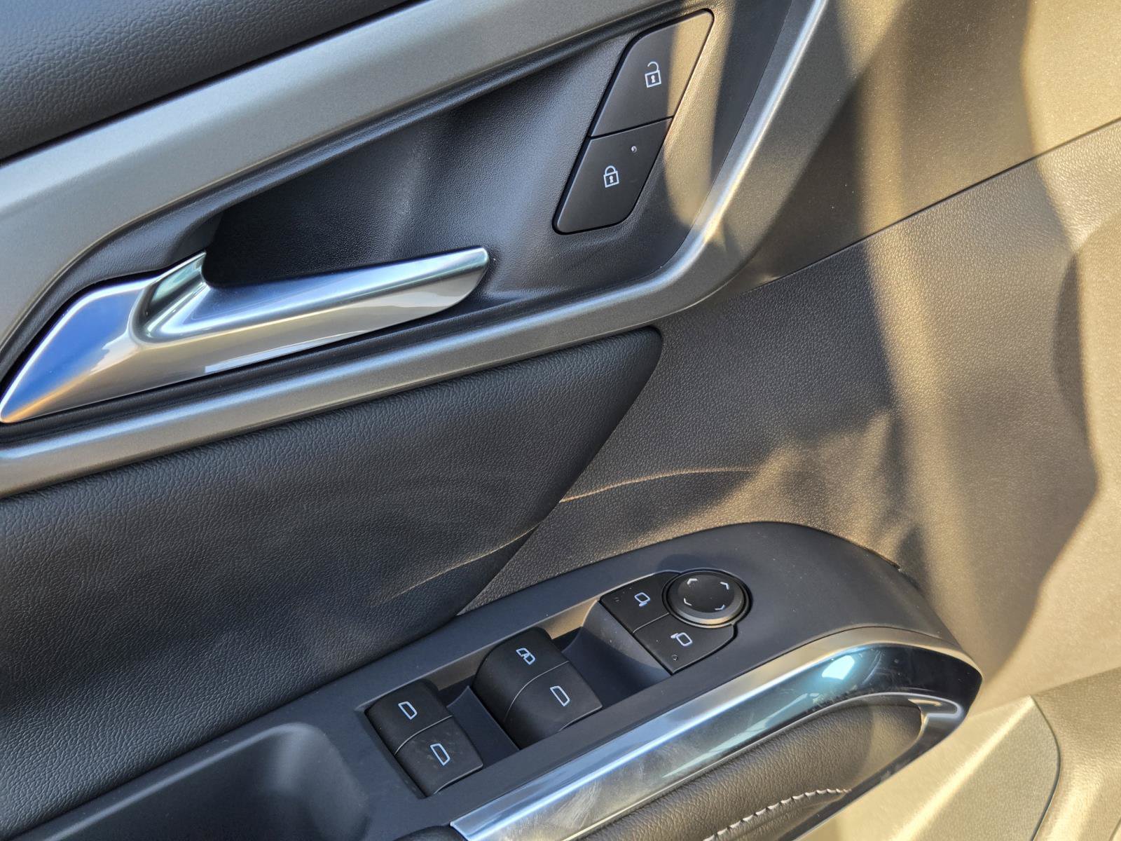 New 2027 Chevrolet Traverse LT w/ Driver Confidence Package FWD image 19
