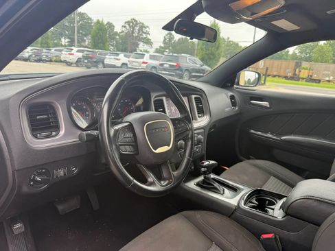 Used 2023 Dodge Charger SXT w/ Blacktop Package RWD image 9