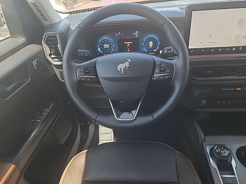 Used 2025 Ford Bronco Sport Outer Banks w/ Outer Banks Tech Package+ AWD/4WD image 15