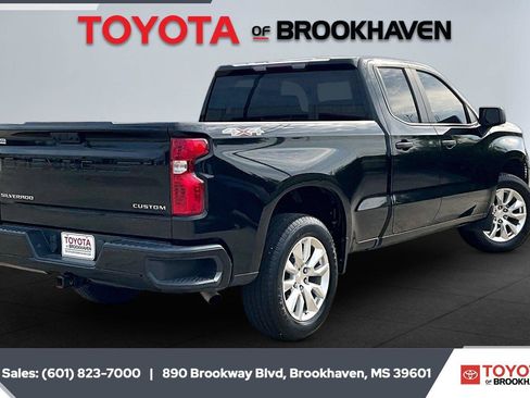Used 2023 Chevrolet Silverado 1500 Custom AWD/4WD image 11