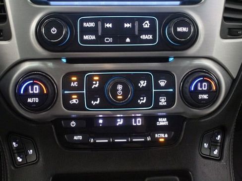 Used 2017 GMC Yukon XL SLT AWD/4WD image 16