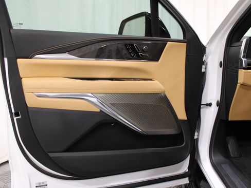 New 2025 Cadillac Escalade IQ Luxury 2 image 6