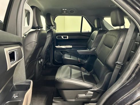 Certified 2023 Ford Explorer XLT w/ Equipment Group 202A AWD/4WD image 26