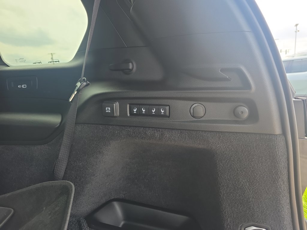 Used 2024 Jeep Grand Cherokee L Summit AWD/4WD image 13