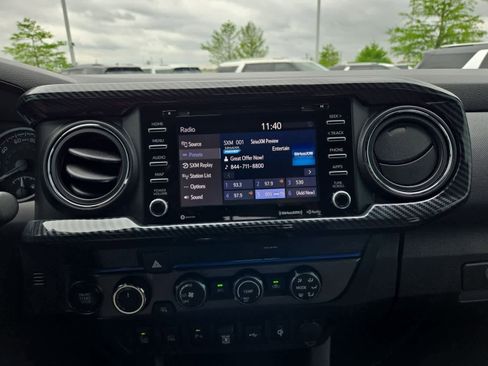 Used 2020 Toyota Tacoma TRD Sport w/ Technology Package AWD/4WD image 26