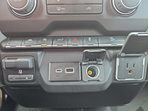 Used 2023 Chevrolet Silverado 1500 Custom Trail Boss w/ LPO, Dark Essentials Package image 23