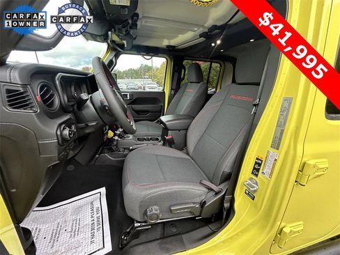 Used 2024 Jeep Gladiator Rubicon w/ Technology Group image 17