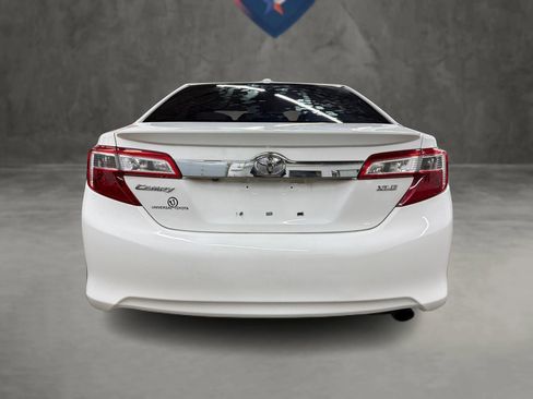 Used 2013 Toyota Camry XLE w/ Convenience Pkg image 14