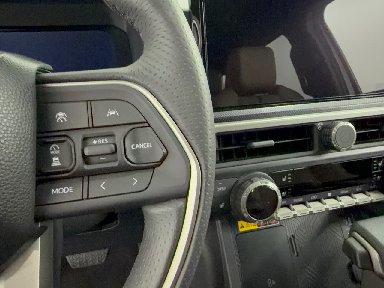 Used 2026 Toyota 4Runner Limited AWD/4WD image 19
