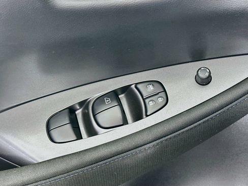Used 2023 Nissan Leaf S FWD image 18