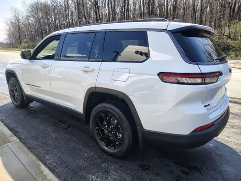 New 2026 Jeep Grand Cherokee L 4WD image 7