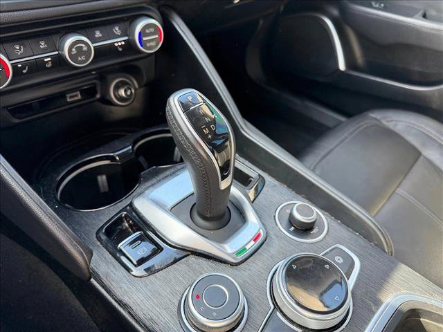 Used 2021 Alfa Romeo Giulia Sprint w/ Cold Weather Package AWD/4WD image 5