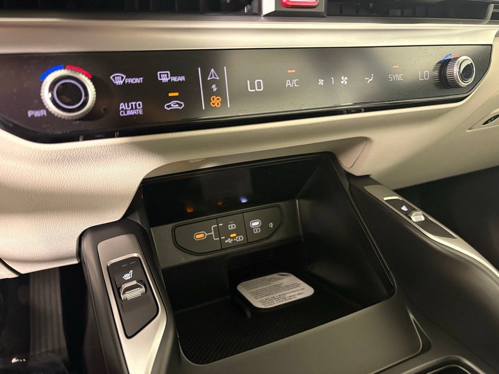 New 2026 Kia Sorento S w/ S Panoramic Sunroof Package FWD image 30