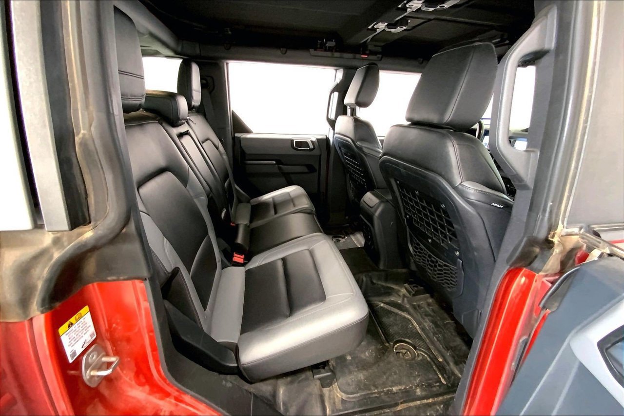 Used 2024 Ford Bronco Big Bend w/ Sasquatch Package AWD/4WD image 25
