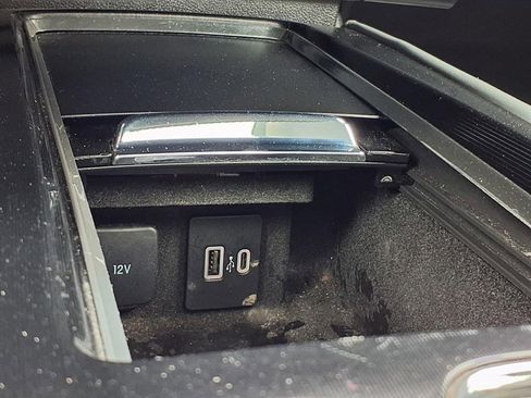 Used 2022 Lincoln Corsair AWD w/ Premium Package image 16