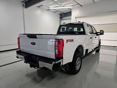 Used 2023 Ford F250 XL w/ FX4 Off-Road Package AWD/4WD image 10