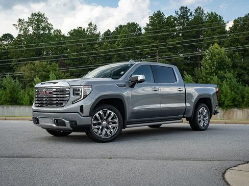 Used 2025 GMC Sierra 1500 Denali w/ Denali Reserve Package AWD/4WD image 3