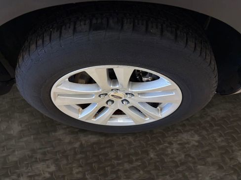 Used 2019 Ford Explorer XLT w/ Equipment Group 202A AWD/4WD image 77