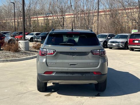 Used 2024 Jeep Compass Limited image 11