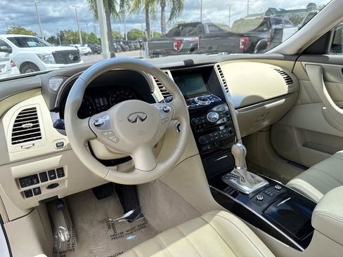 Used 2017 INFINITI QX70 2WD image 17