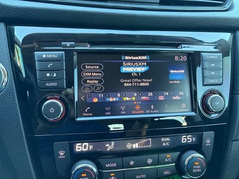 Used 2018 Nissan Rogue SV AWD/4WD image 29