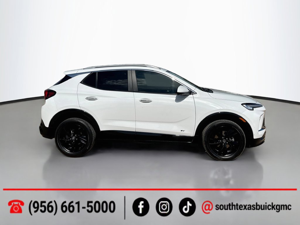 Used 2025 Buick Encore GX Sport Touring w/ Advanced Technology Package FWD image 9