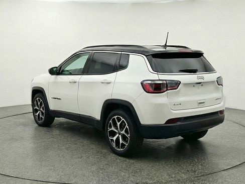 Used 2025 Jeep Compass Limited image 6