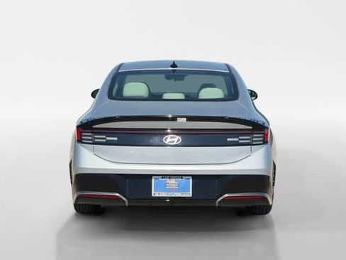 Certified 2025 Hyundai Sonata SEL image 4