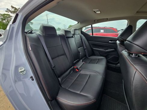 Used 2025 Nissan Altima 2.5 SR w/ SR Premium Package image 18