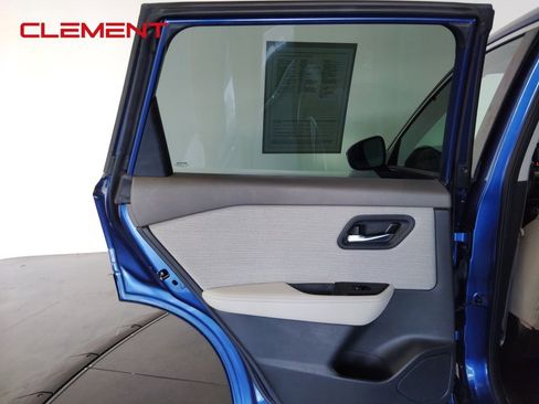 Used 2022 Nissan Rogue SV AWD/4WD image 32