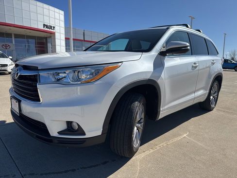 Used 2014 Toyota Highlander XLE image 6