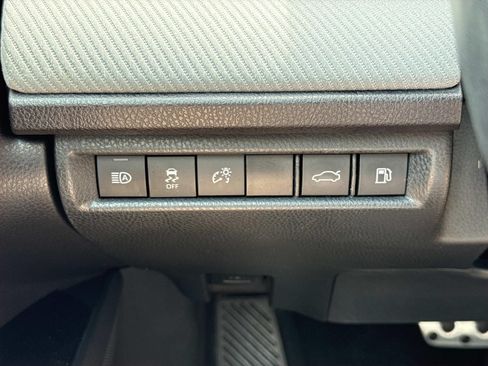 Used 2025 Toyota Camry SE FWD image 19