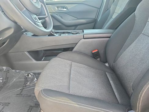 Used 2024 Nissan Rogue SV image 30