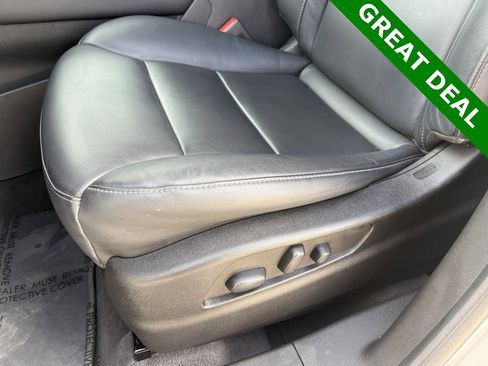 Used 2022 Cadillac XT4 Luxury w/ Cold Weather Package image 28