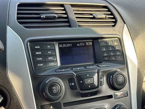 Used 2012 Ford Explorer XLT w/ Class III Trailer Tow Pkg image 19