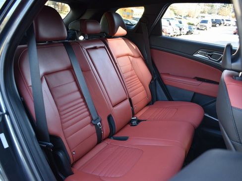 Used 2023 Kia Sportage SX image 31