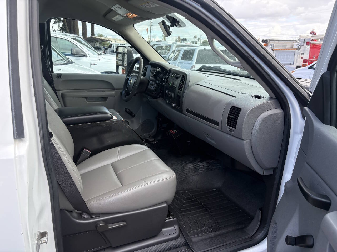 Used 2013 Chevrolet Silverado 3500 W/T RWD image 14