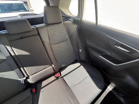 Used 2025 Toyota RAV4 XLE image 37