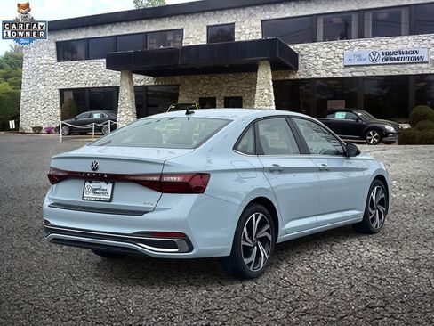 Used 2025 Volkswagen Jetta SEL FWD image 6