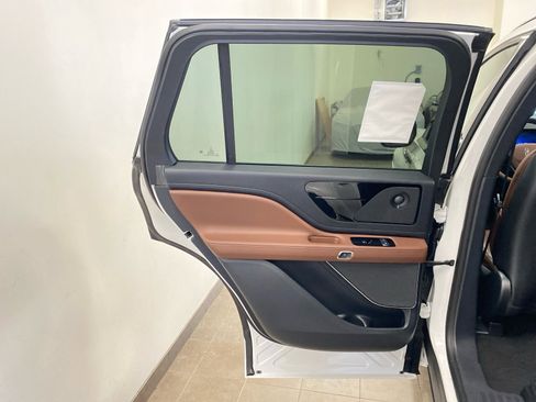 New 2026 Lincoln Aviator Reserve w/ Jet Appearance Package image 8