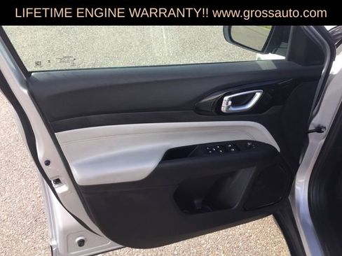 Used 2025 Jeep Compass Limited AWD/4WD image 18