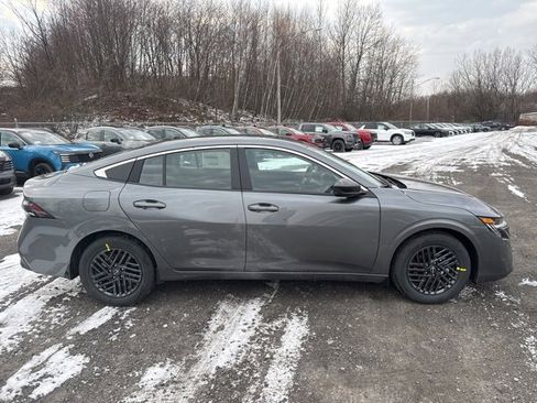 New 2026 Nissan Sentra SV w/ SV Convenience Package image 4