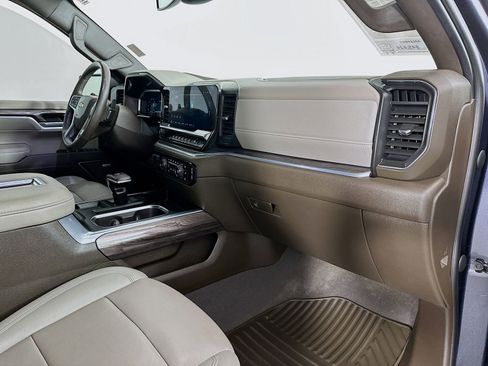 Used 2022 Chevrolet Silverado 1500 LTZ w/ LTZ Convenience Package II image 31