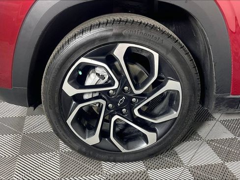 Used 2025 Chevrolet Trax RS w/ Sunroof Package FWD image 10